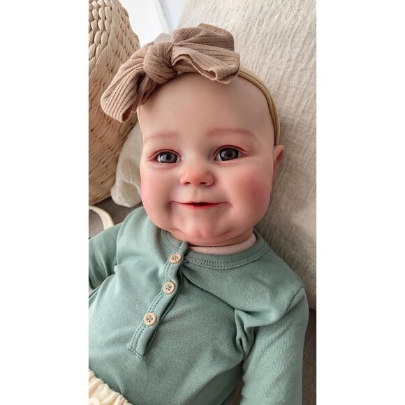 🆕 Reborn Baby Doll Green Smile Silicone Vinyl Limbs Soft Body Realistic Toddler - Picture 1 of 6